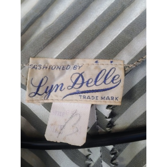 Vintage 1940/1950s Wrap Stripped Velvet Dress Super Rare - Picture 6 of 9